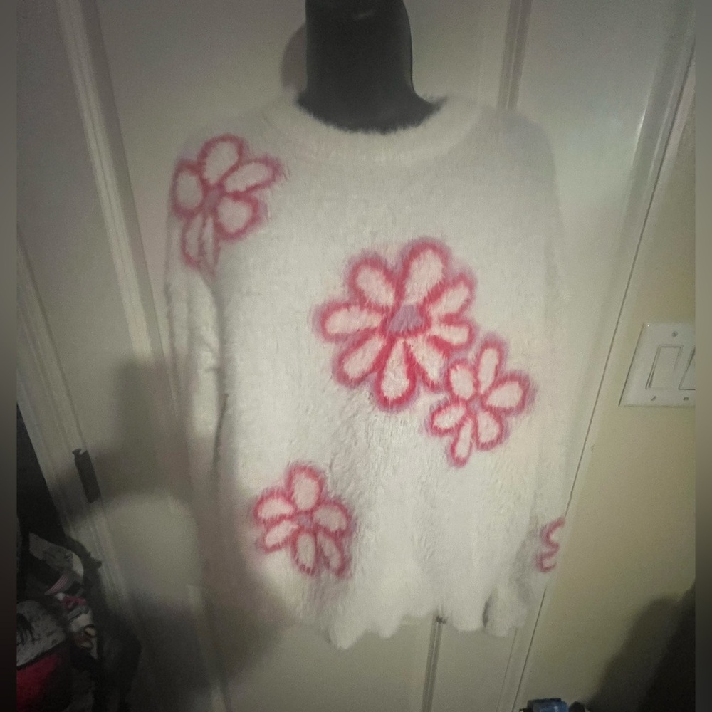 Hooked Up by IOT Soft White Sweater